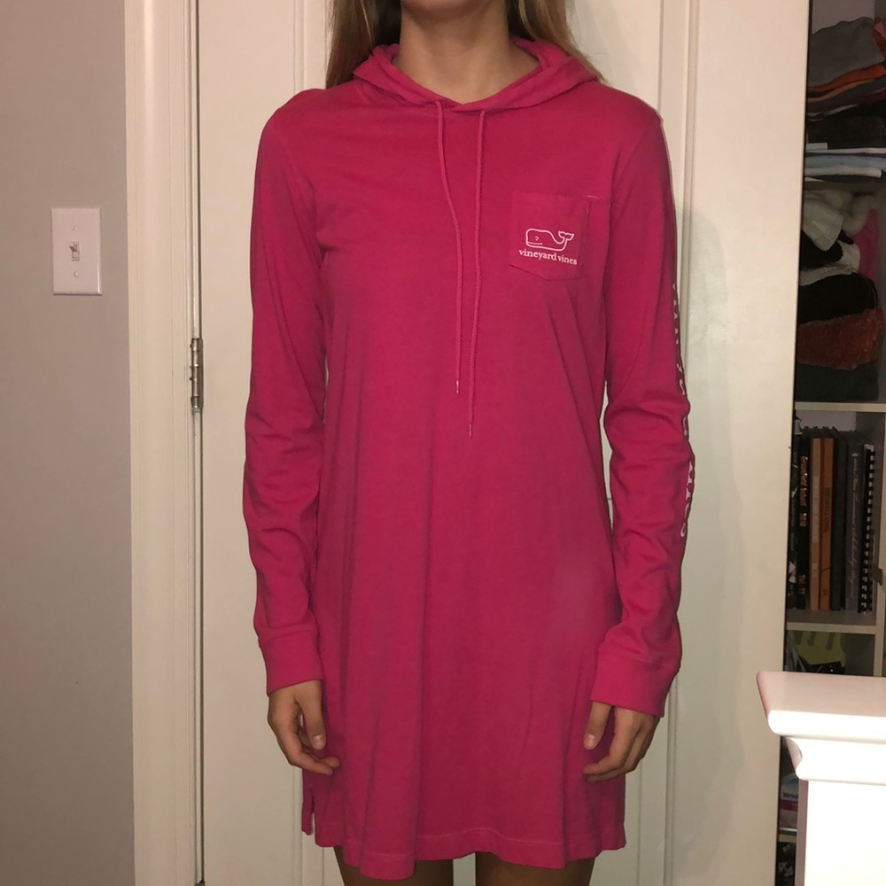Vineyard Vines dress with hood